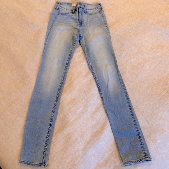 Hollister Jeans - Picture 2 of 6